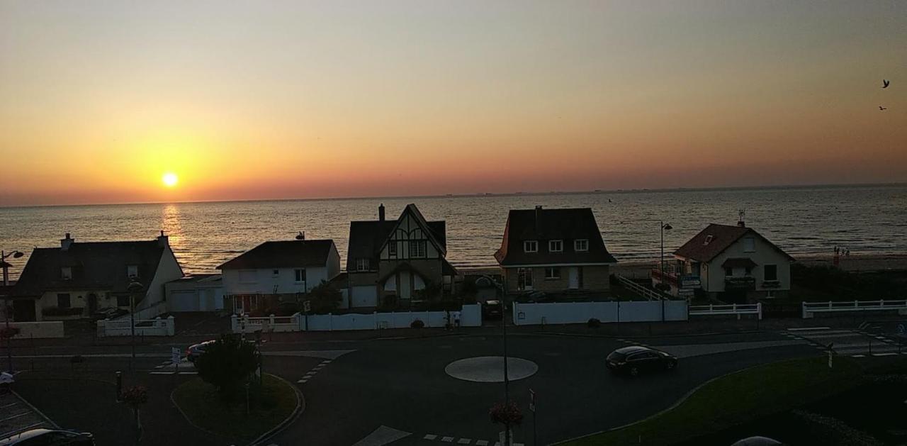 Appartement Neuf Beautiful Villers 1-4 Pers Avec Parking Prive Et A 200 M Plage Exterior foto